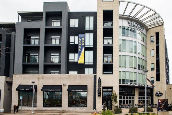 4 Ways to Create Commercial Real Estate Signage that Sells